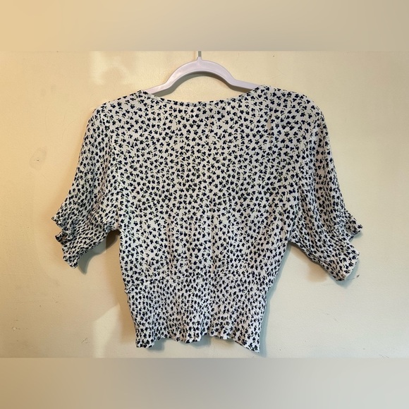 Faithfull the Brand Womens First Light Top Crop Smocked Med. Blue Floral Cottage - Picture 5 of 6